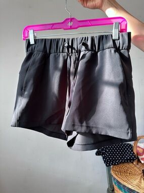 Black lululemon shorts 
Drawstring
Size 4 
Pockets